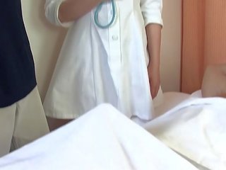 Asiatisk healer fucks to fellows i den sykehus