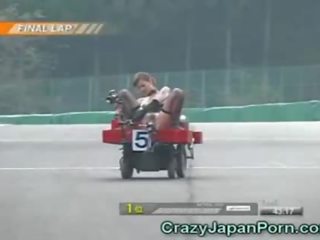 Divertente giapponese sporco film corsa!